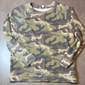 American Eagle Outfitters Green Camouflage Crewneck Sweatshirt